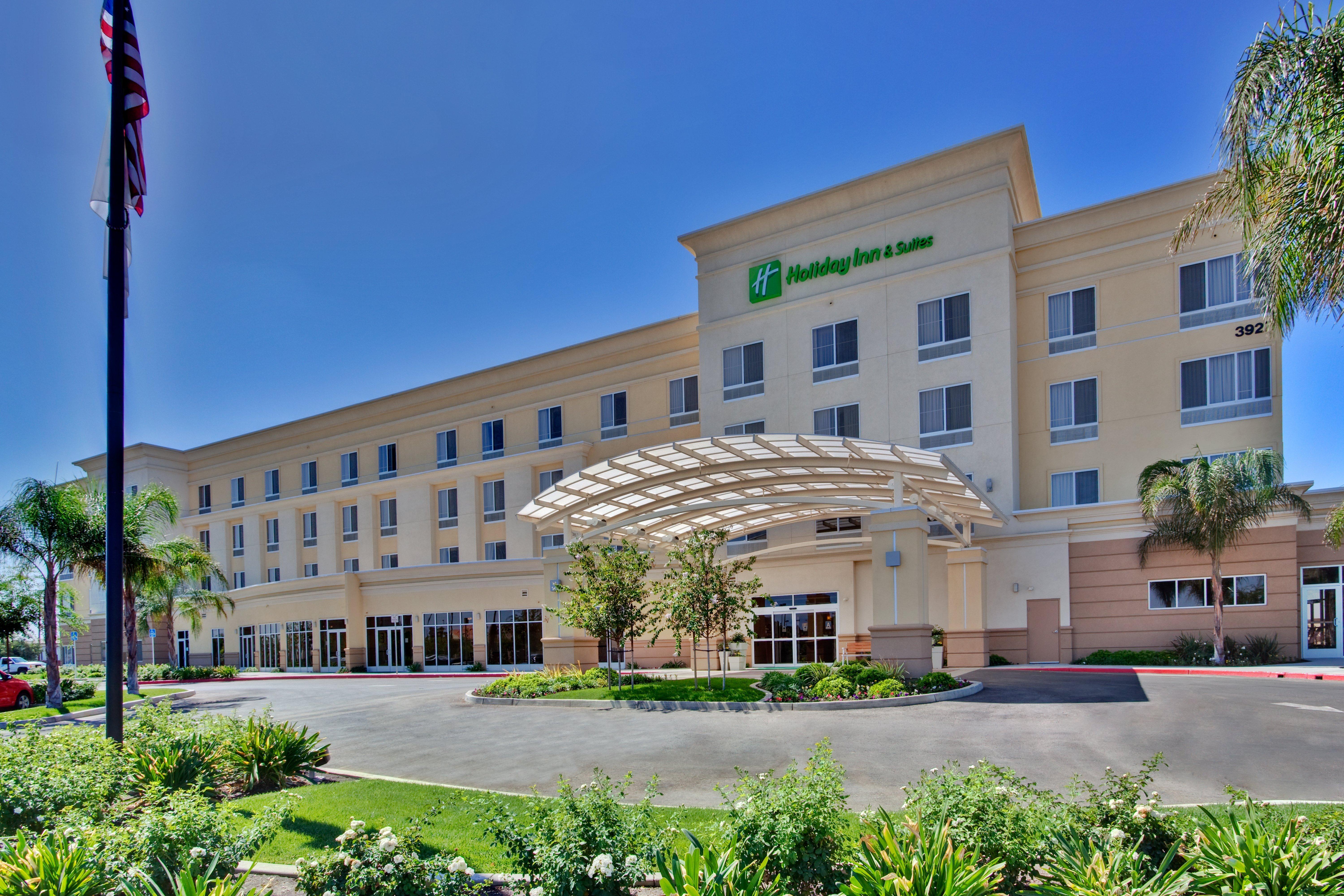Holiday Inn & Suites Bakersfield, An Ihg Hotel Exterior photo